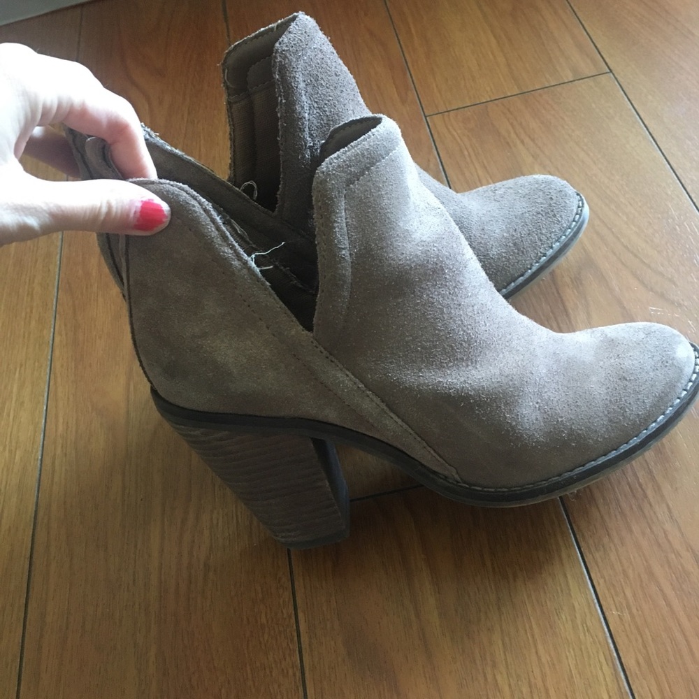 NINE WEST suede booties lightly worn